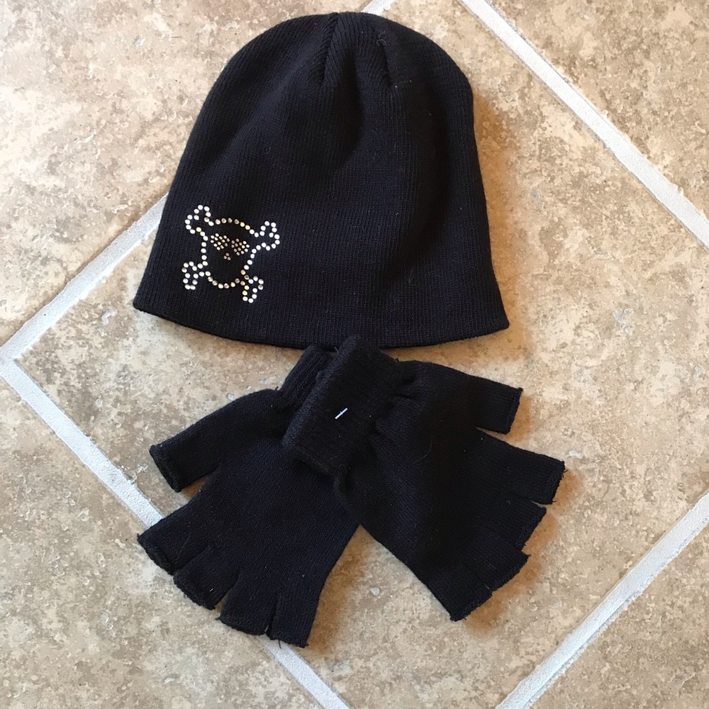 Joe Boxer Black hat and cutoff gloves
